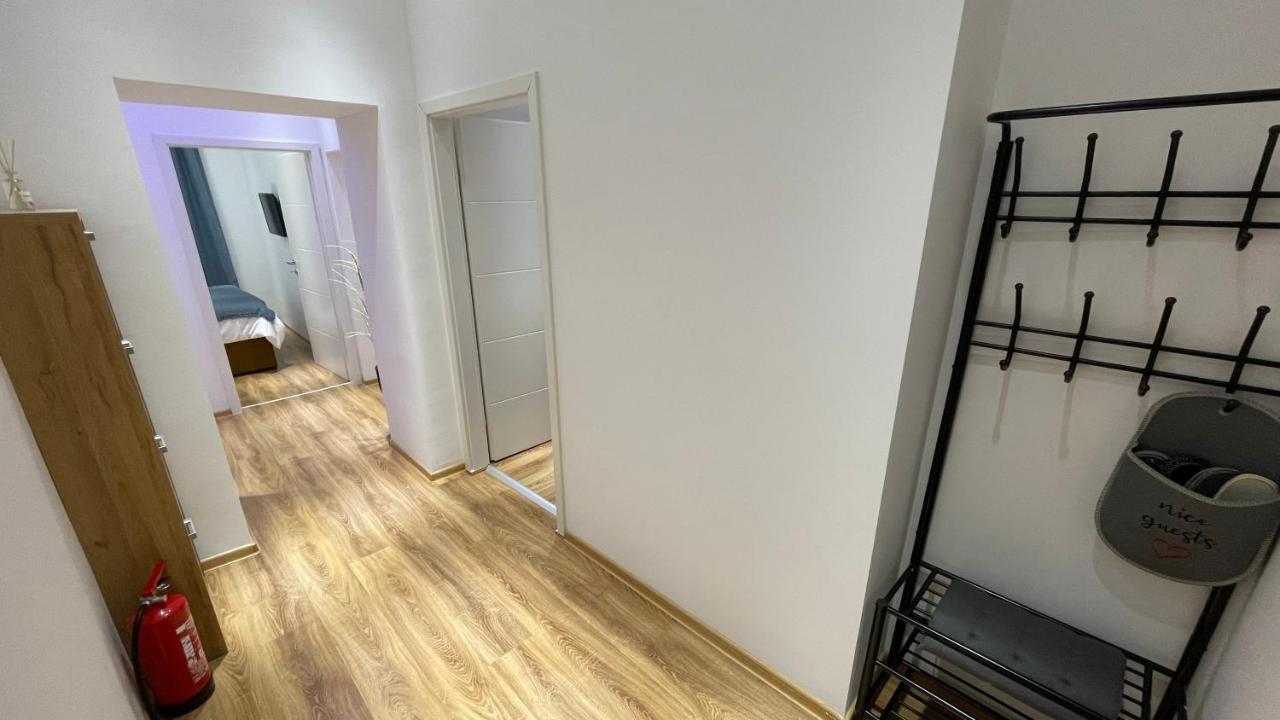 D&D Schonbrunner Deluxe Apartment Vienna Esterno foto