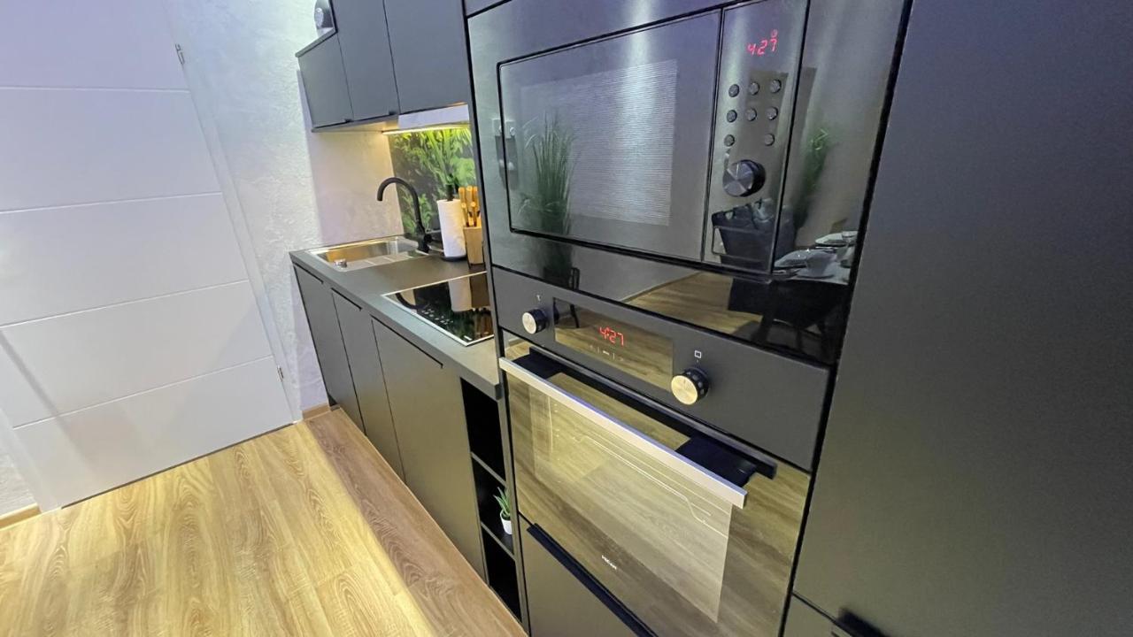 D&D Schonbrunner Deluxe Apartment Vienna Esterno foto